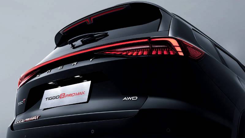 Enjoy Your First Class – In All Wheel Drive