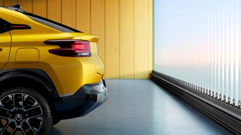 CITROËN PRESENTS BASALT VISION