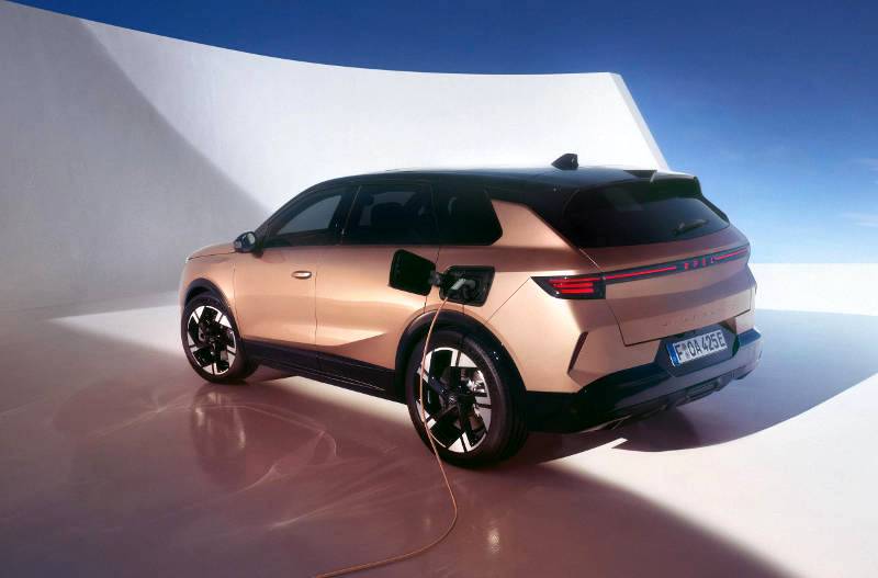 Opel Unveils Stunning Next Generation Grandland SUV