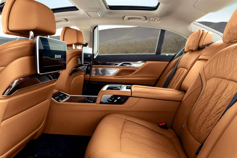 BMW 7 Series Wins 2024 SA Car of The Year Competition