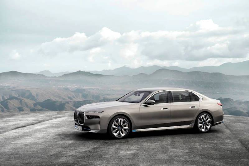 BMW 7 Series Wins 2024 SA Car of The Year Competition