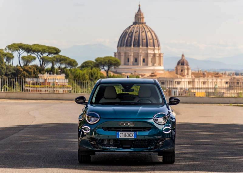 FIAT supports for the second year the World Meeting on Human Fraternity with its electrified fleet