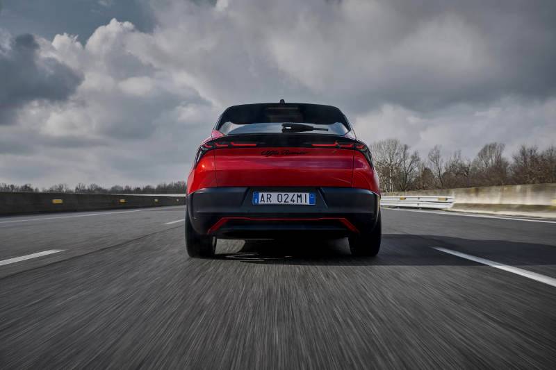 Alfa Romeo Junior VELOCE debuts new 280-CV 100% electric motor