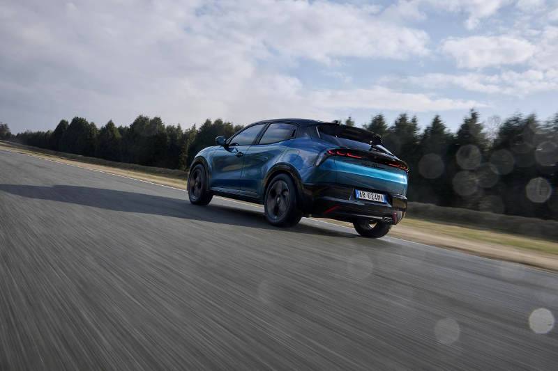 Alfa Romeo Junior IBRIDA version in Paris debut.