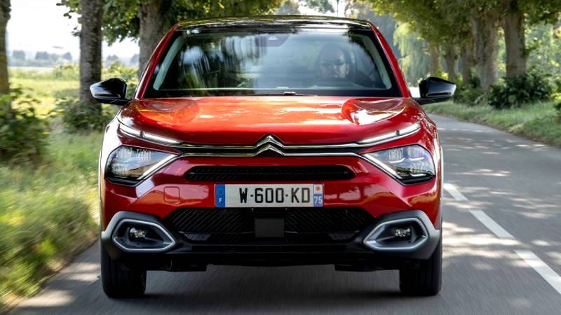 MORE STYLISH THAN EVER, THE NEW C4 AND C4 X DELIVER DISTINCTIVE COMFORT