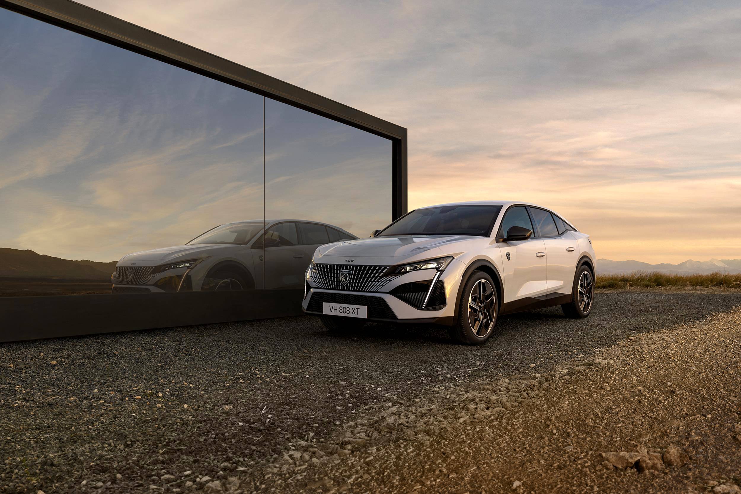 UNEXPECTED FROM EVERY ANGLE, 100% ELECTRIC