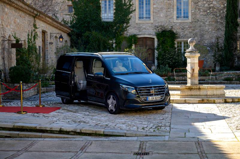 UPDATED: Mercedes-Benz Unveils the new V-Class V300d in South Africa