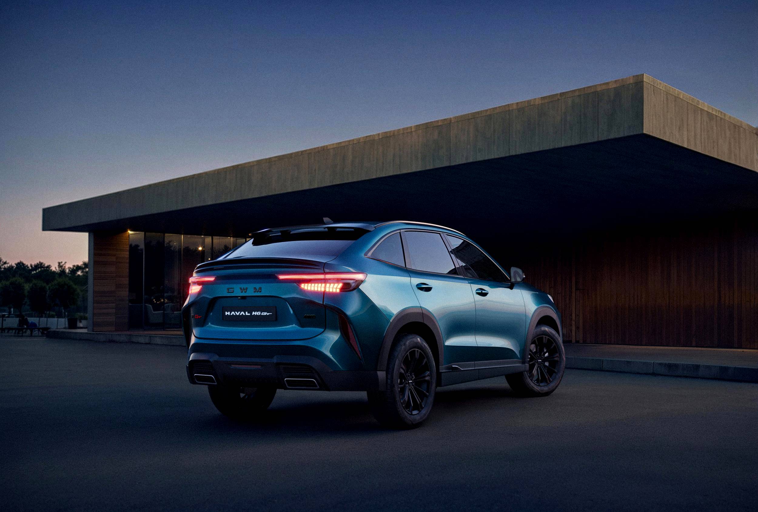 SLEEK. ATHLETIC. REIMAGINED.