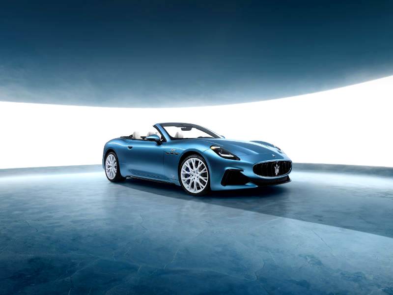 Maserati completes GranCabrio range at The I.C.E. St. Moritz