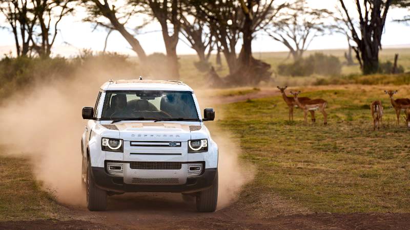 Defender pledges support for local conservation and humanitarian heroes with new ‘Defender Awards’ initiative