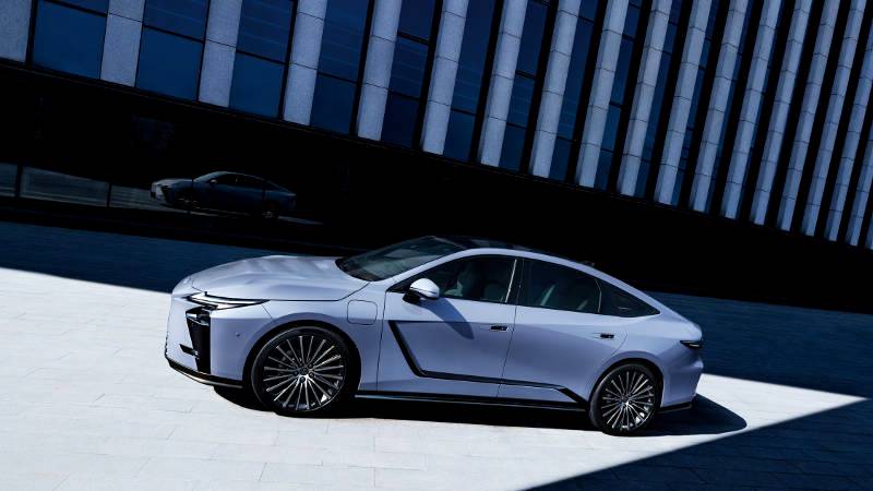 ELECTRIFIED LUXURY REDEFINED: THE ALL-NEW LEXUS ES