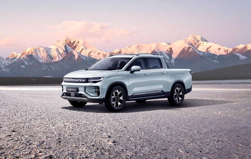 Enviro Automotive that announces the arrival of South Africa’s first fully electric 4x4 and 4x2 pick up, the Riddara RD6.