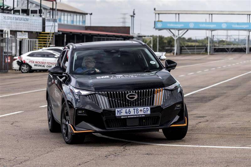 The Iconic Emzoom Sets New Standards in Style, Performance, and Innovation.