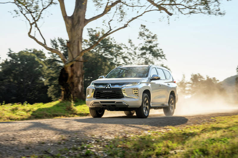 Facelifted Mitsubishi Pajero Sport levels up with more features, an exciting new look for the same price