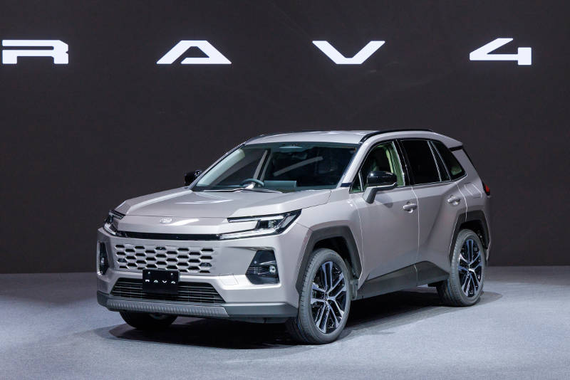 New Toyota RAV4 Makes Global Debut in Japan