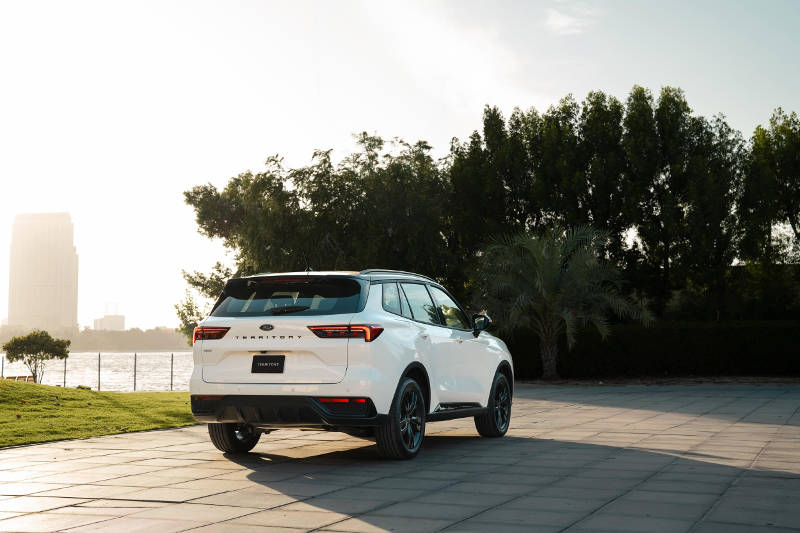 Ford Expands Territory Line-up with New Dark Edition, Elevates Design and Style in Family SUV