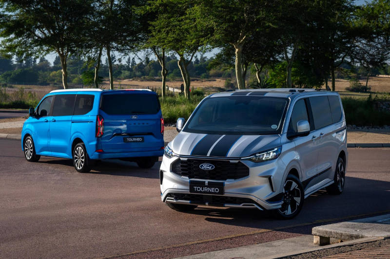 Ford Elevates the People-Mover Game with All-New Tourneo Custom Sport and Luxurious Titanium X 