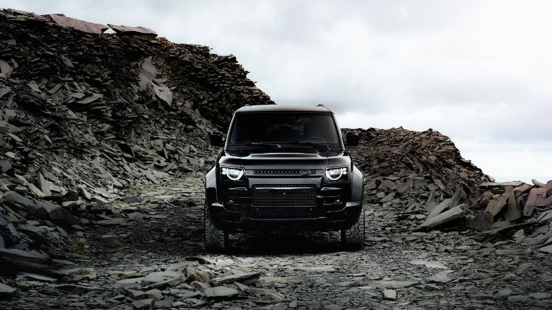 Defender OCTA Black: The tough luxury 4x4 rock star