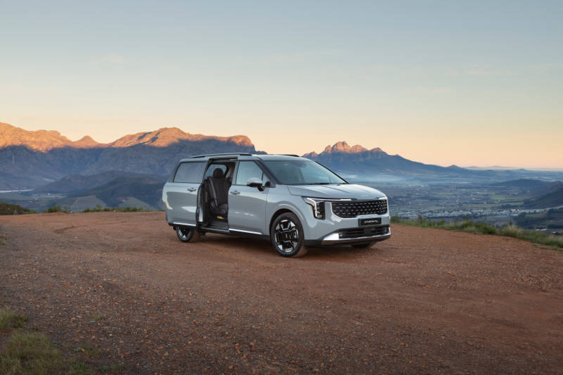 The New Kia Carnival. Live a big life.