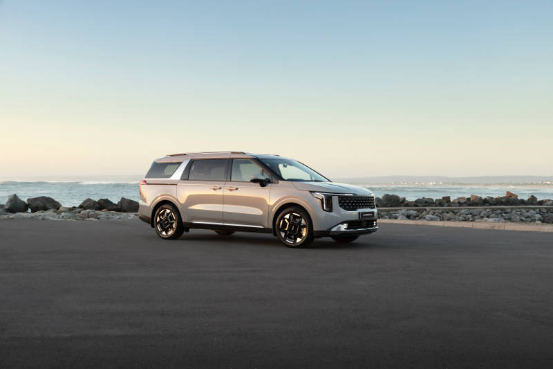 The New Kia Carnival. Live a big life.