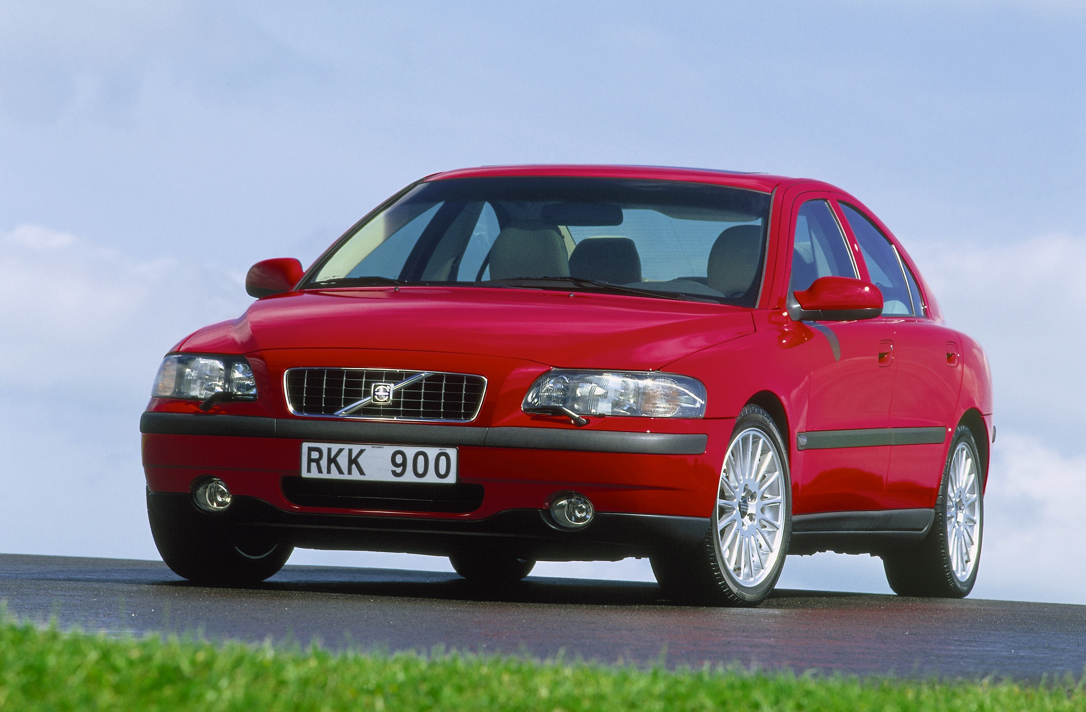 UPDATED IMAGES: Celebrating 25 years of the S60: The sedan that took Volvo into the 21st century