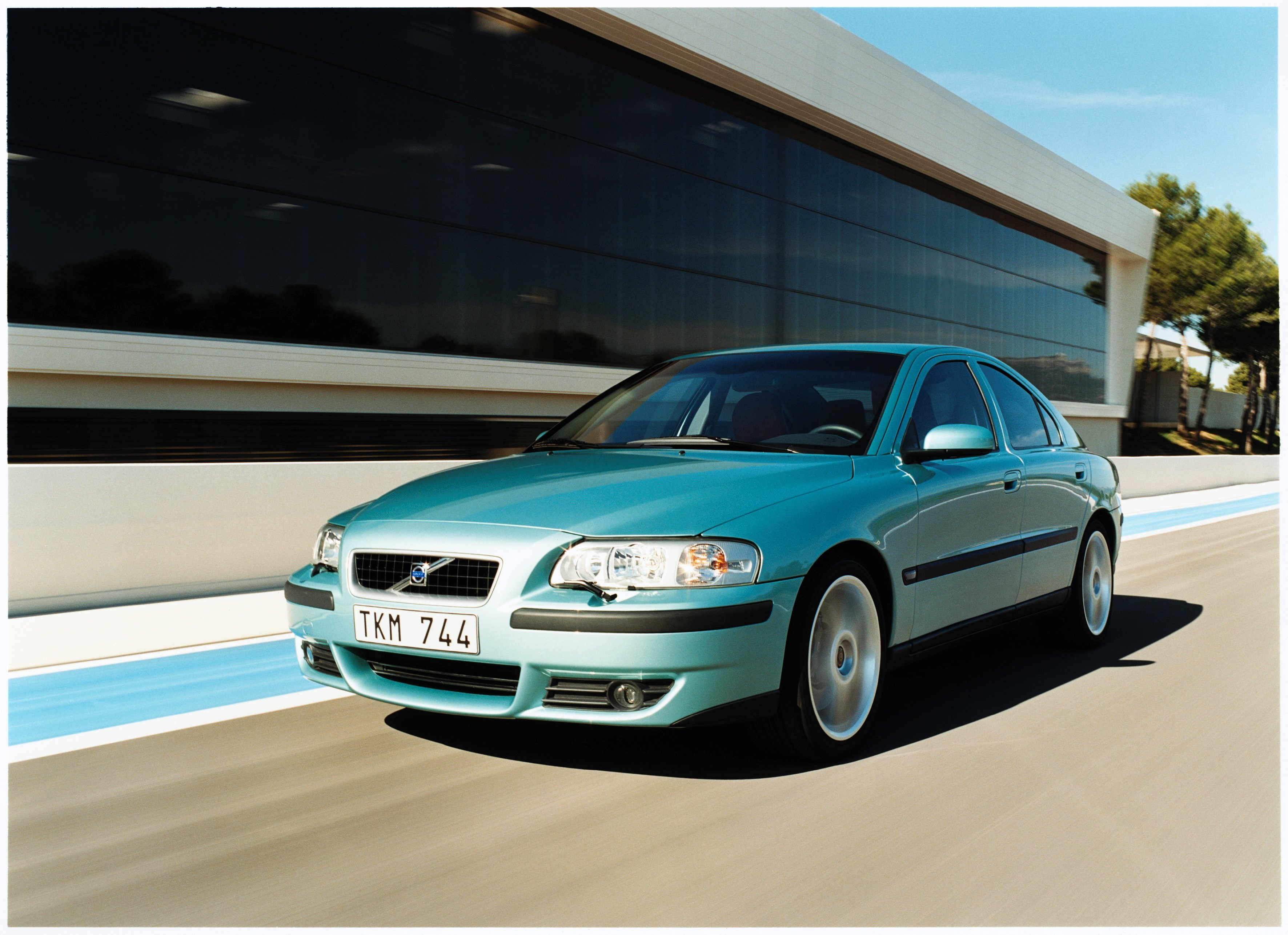 UPDATED IMAGES: Celebrating 25 years of the S60: The sedan that took Volvo into the 21st century